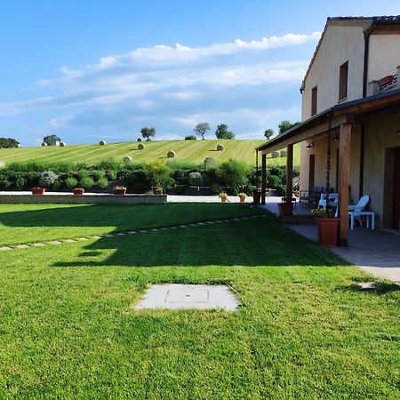 Casa Montefiore 13 Girasoli Lt Nella Tranquilla Campagna Marchigiana アンコーナ エクステリア 写真